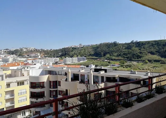 2 Bed Flat - Sleeps 4 - Parking - Wifi Apartmán Nazaré