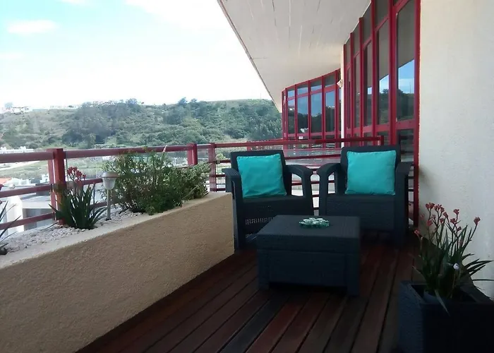 2 Bed Flat - Sleeps 4 - Parking - Wifi Apartmán