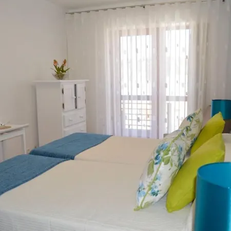 Apartment 2 Bed Flat - Sleeps 4 - Parking - Wifi Nazare